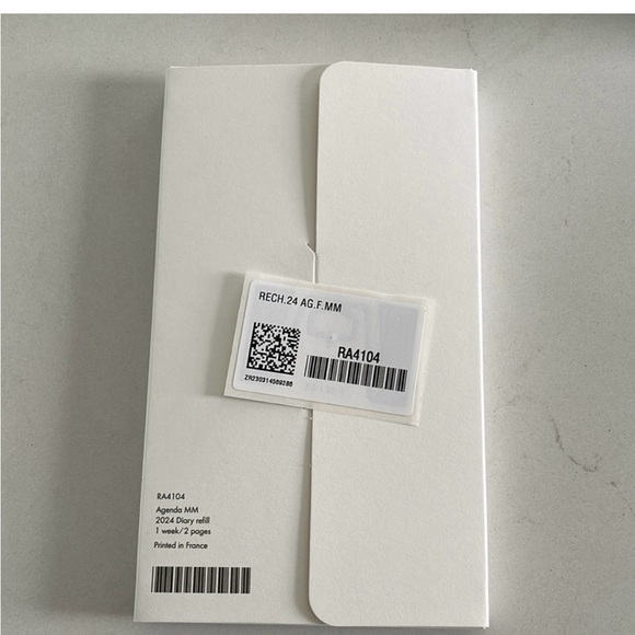 * SOLD *Louis Vuitton MM agenda refill 2024*SOLD* - Picture 2 of 9